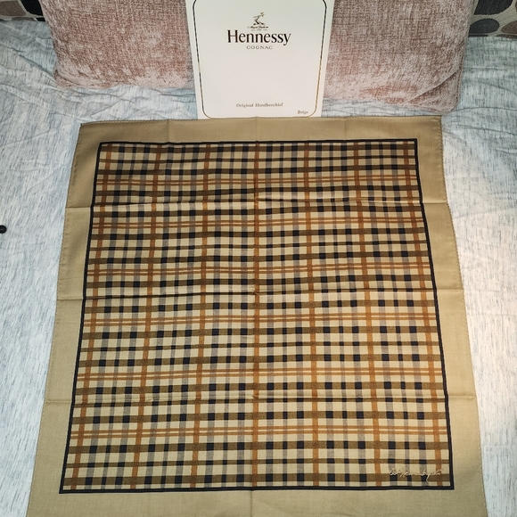 Hennessy COGNAC Original handkerchief 3pcs - Picture 7 of 10